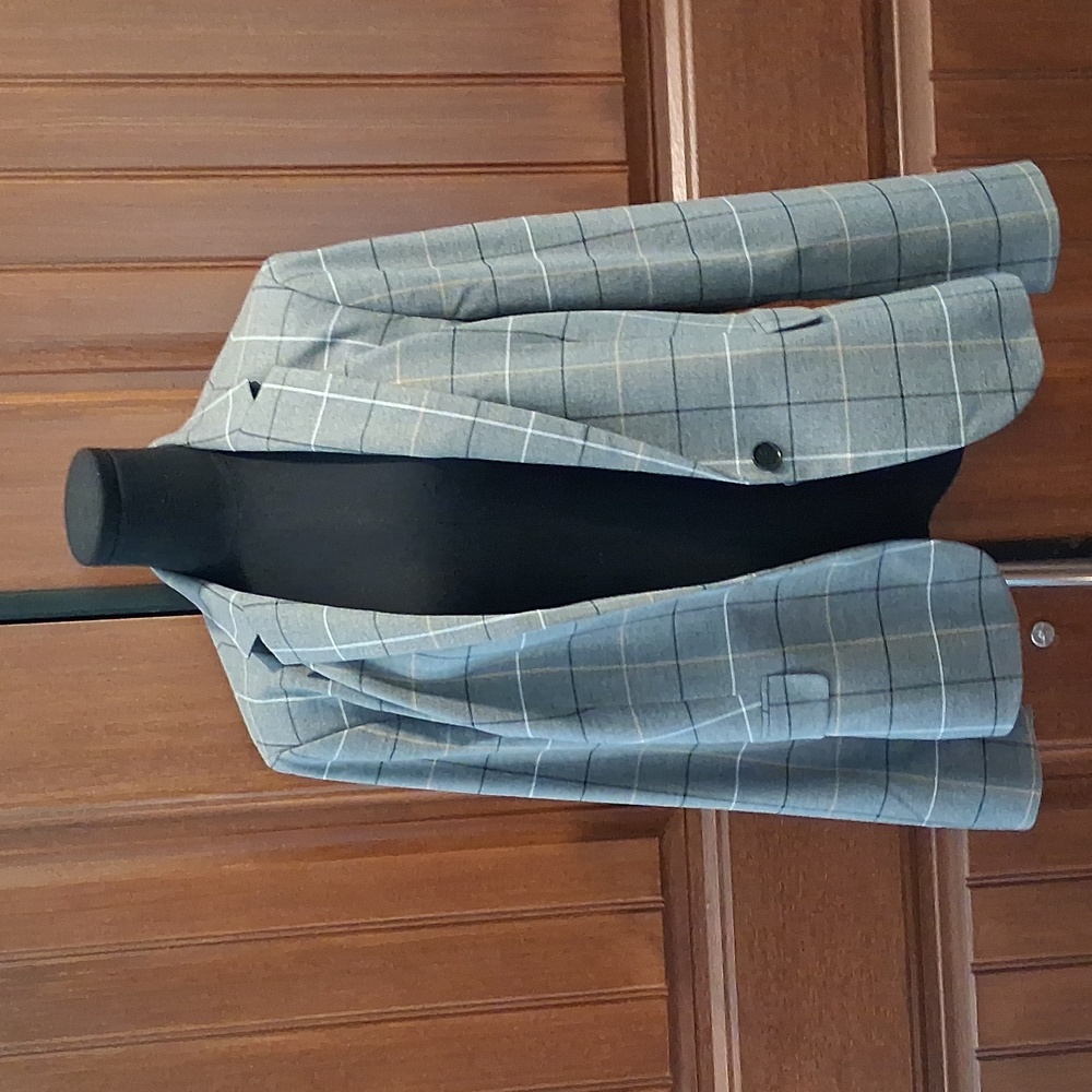 Ann Taylor Gray Blazer. Size 12 - Picture 2 of 6